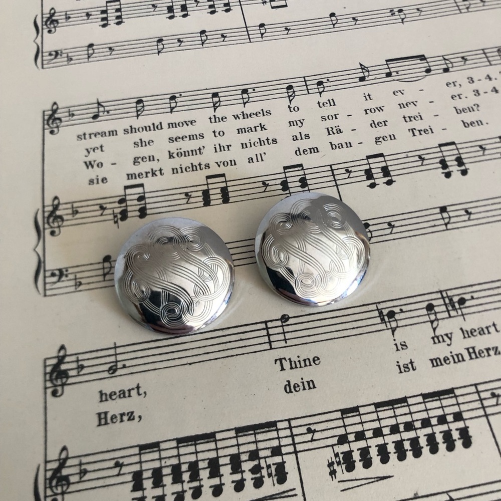 Vtg Dome Silver Tone Clip On Earrings with Swirl Pattern